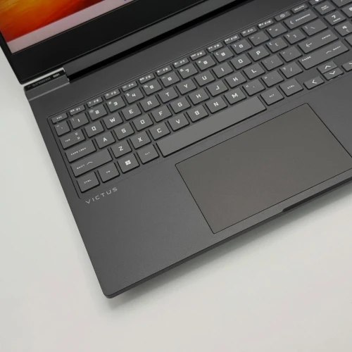HP Victus 16  / i7-13620H / 16 Go DDR5 / 512 Go SSD / RTX 4060 8Go / 16.1 FHD  144Hz