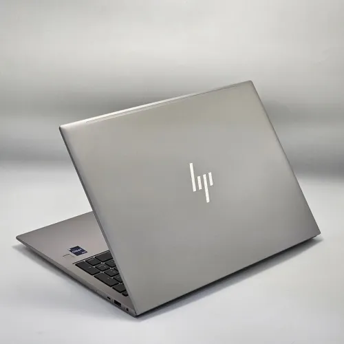 HP ZBOOK FIREFLY 16 G10 / 13th I7-1365U / 32GO DDR5 / 512GO SSD / NVIDIA RTX A500 04GO / 16" FHD+