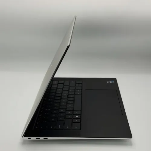 Dell XPS 15 9530 / i7-13700H / 16 Go DDR5 / 1 To SSD / RTX 4050 6Go