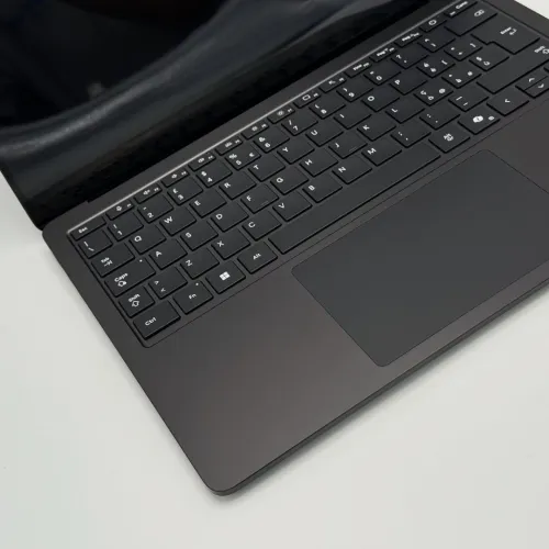 MICROSOFT SURFACE LAPTOP 7 / SnapDragon X Elite / 16Go DDR5X / 1To SSD / 13.4 QHD HDR Tactile
