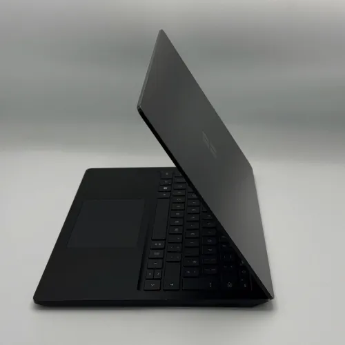 Microsoft Surface Laptop 5 / i7-1265U / 32 Go DDR5 / 512 Go SSD / 13.5 PixelSense Tactile