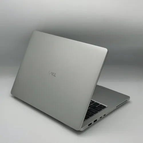Dell Pro Plus 14 / Ultra 5 235U vPro / 16 Go DDR5 / 512 Go SSD / 14 FHD+