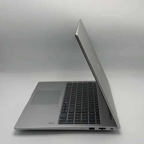 HP ProBook 4 G1aH 16 / Ryzen 5 220 / 16 Go DDR5 / 512 Go SSD NVMe