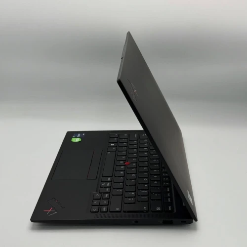 Lenovo ThinkPad X1 Carbon Tactile / i5-1245U / 32 Go DDR5 / 256 Go SSD / 14 FHD+