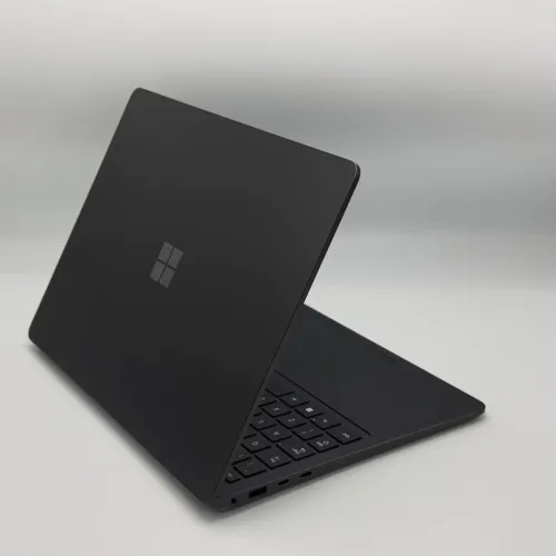 MICROSOFT SURFACE LAPTOP 7 / SnapDragon X 12Core  / 16Go DDR5X / 512Go SSD / 13.4 QHD HDR Tactile