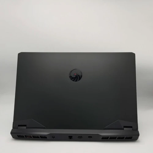 MSI Alpha 17 / Ryzen 9 7940HX / 16 Go DDR5 / RTX 4070 (140W) / QHD 240Hz