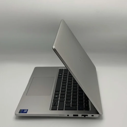 Dell Pro Plus 14 / Ultra 5 235U vPro / 16 Go DDR5 / 512 Go SSD / 14 FHD+