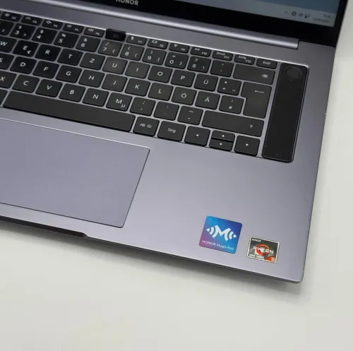 Honor MagicBook Pro 16 / Ryzen 5 4600H / 16 Go DDR4 / 512 Go SSD NVMe / 16 FHD