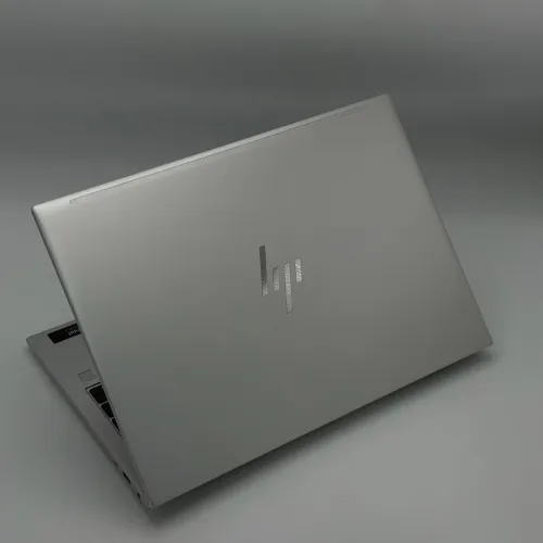 HP EliteBook 830 G11 / Intel Core Ultra 7 155U / 32 Go DDR5 / 13.3 FHD+