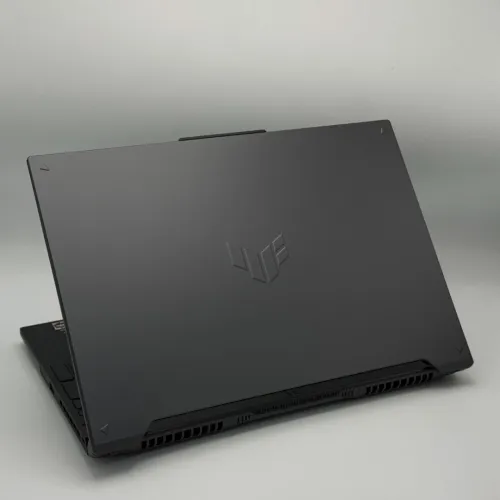 ASUS FA607N / Ryzen 7 7445HS / 16 Go DDR5 / 512 Go SSD / RTX 4050 / 16 WUXGA