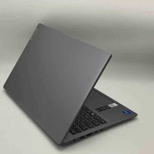 LENOVO IDEAPAD SLIM 3 / 13th I7-13620H / 16GO DDR5 / 512SSD / 15.6 FHD