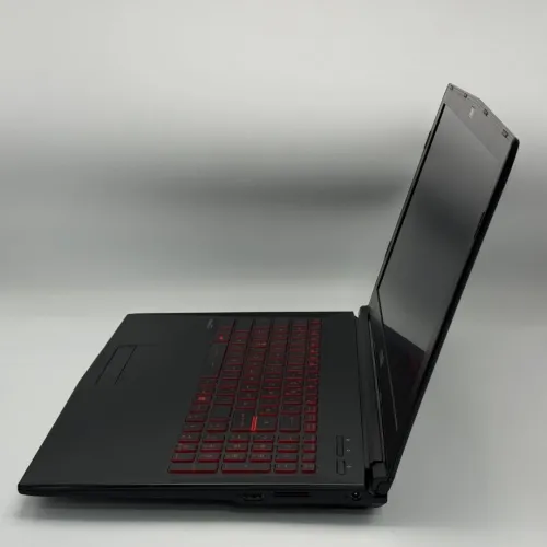 MSI GL62 / 7th I7-7700HQ / 16Go DDR4 / 512SSD + 1To HDD / NVIDIA GTX 1050Ti / 15.6 FHD