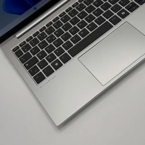 HP ELITEBOOK 830 G11 / Core Ultra 7 155U Evo Edition / 16Go DDR5 / 512Go SSD NVMe