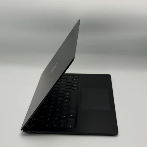 Microsoft Surface Laptop 4 / i7-1185G7 / 16 Go DDR4X / 256 Go SSD / 13.4 2.2K Tactile