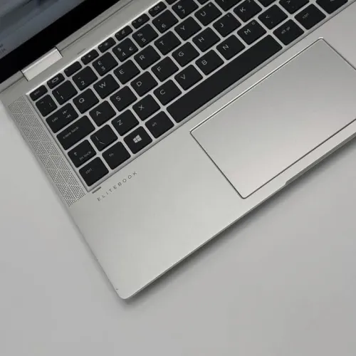 HP ELITEBOOK 1030 G4 Tactile Convertible / 8th I7-8665U / 16Go DDR4 / 256SSD / 13.3 FHD