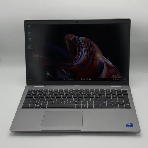 Dell Precision 3590 / Ultra 5 125U / 16 Go DDR5 / 512 Go SSD NVMe / 15.6 FHD