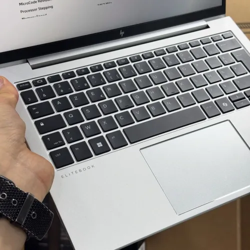 HP ELITEBOOK 830 G11 / ULTRA 5 125U / 16Go DDR5 / 512SSD / 13.3 FHD+