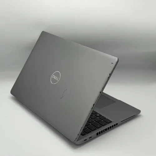 Dell Latitude 3540 / i5-1335U / 8 Go / 256 Go SSD NVMe / 15.6 FHD