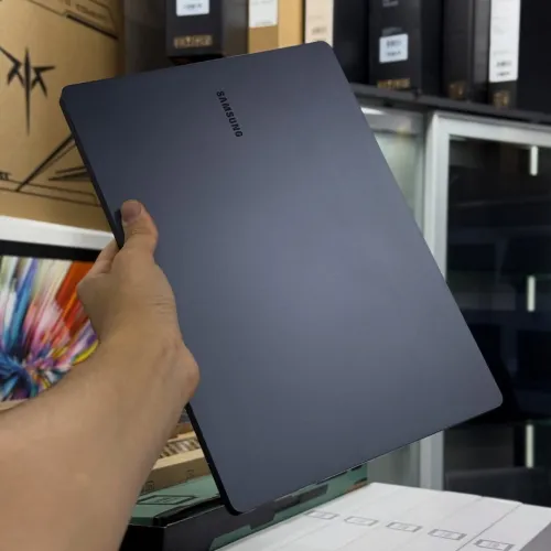 SAMSUNG GALAXYBOOK 3 PRO / 13th I5-1340P / 8Go DDR5 / 256SSD / 14 3K AMOLED