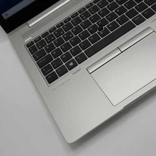 HP ELITEBOOK 755 G5 / AMD RYZEN 3 Pro 2300U / 16Go DDR4 / AMD VEGA / 15.6 FHD