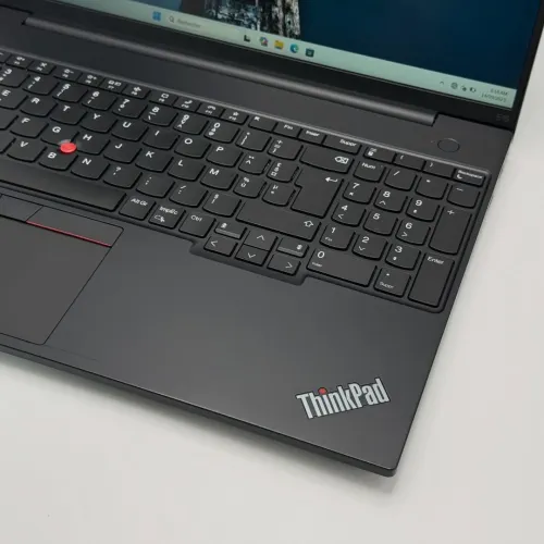 LENOVO THINKPAD E16 / 13th I5-1335U / 40Go DDR4 / 256Go SSD / 16  FHD+ WUXGA