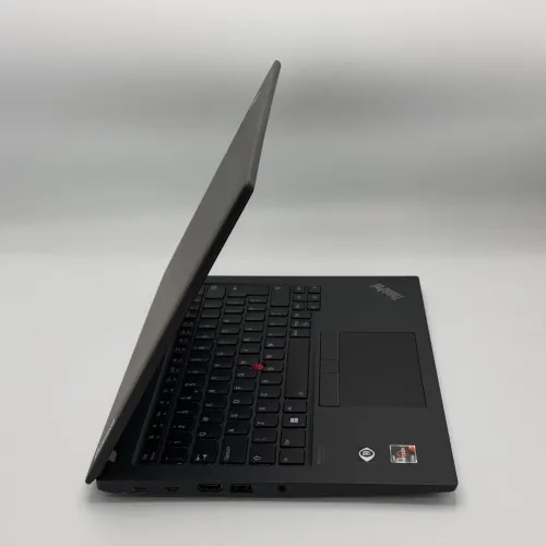 LENOVO THINKPAD T14s / AMD RYZEN 7 Pro 6850U / 32Go DDR5 / 512SSD / 14 FHD+