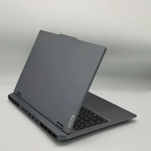 Lenovo LOQ 15 / i5-13450HX / 24 Go DDR5 / 1 To SSD / RTX 5050 / 15.6 FHD 144Hz