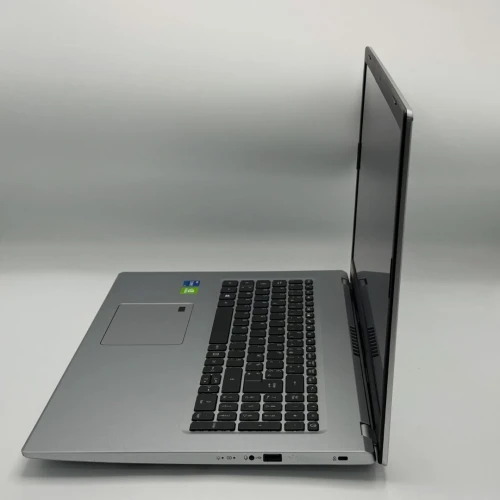 Acer Aspire 5 A517 / i5-1135G7 / 20 Go DDR4 / 512 Go SSD / MX450 / 17.3 FHD