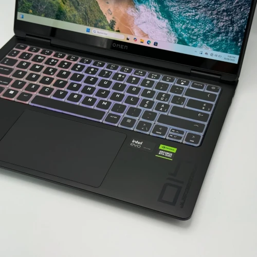 HP OMEN Transcend O14 / ULTRA 9 185H / NVIDIA RTX 4070 8Go / 32Go DDR5 / 1TO SSD / 14 OLED 3k 120Hz