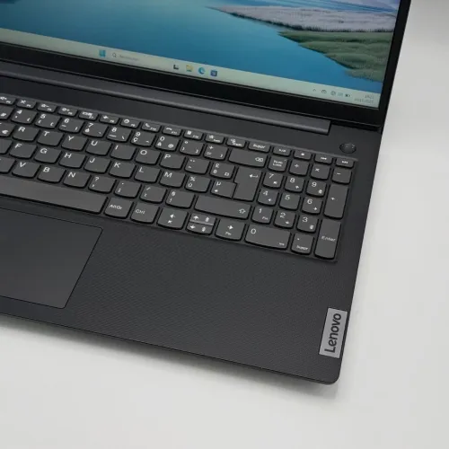 LENOVO V15 G4 / 13th I5-13420H / 8Go DDR4 / 256SSD / 15.6 FHD
