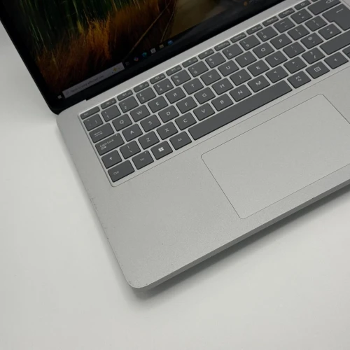 Microsoft Surface Laptop Studio / i7-11370H / 32 Go / 1 To SSD / RTX 3050 Ti / 120Hz