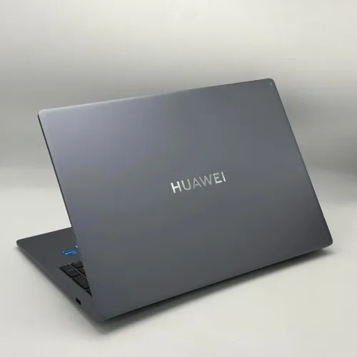 Huawei MateBook D16 / i5-12450H / 16 Go / 512 Go SSD / 16 FHD+