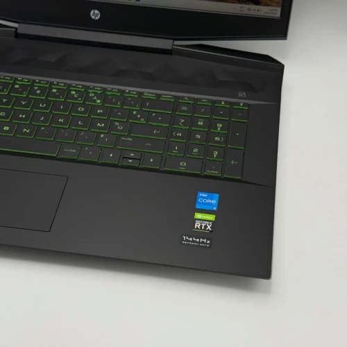 HP Pavilion Gaming 17 / i5-11300H / 16 Go / RTX 3050 Ti / 144Hz