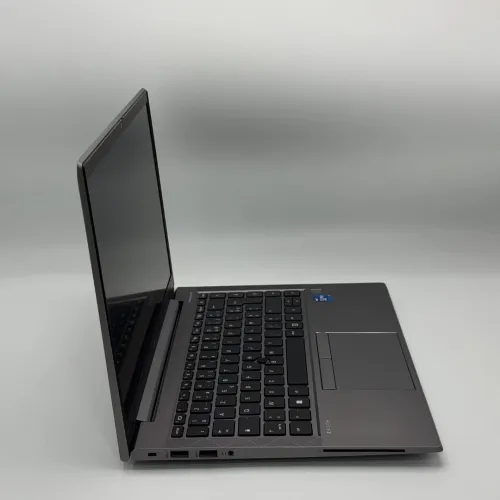HP ZBOOK FIireFly G8 / 11th I7-1185G7 / 16Go DDR4 / 256Go SSD / 14 FHD