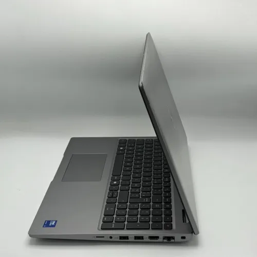 Dell Latitude 3540 / i5-1335U / 8 Go / 256 Go SSD NVMe / 15.6 FHD