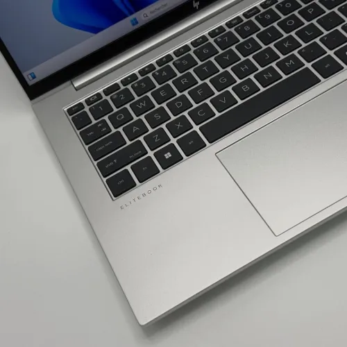 HP ELITEBOOK 845 G11 / RYZEN 7 Pro 8840U / 16Go DDR5 / 256SSD / 14 FHD+