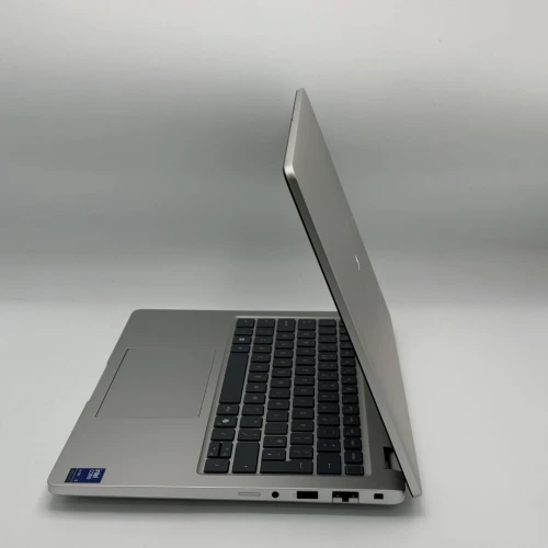 Dell Pro 14 Plus / Intel Ultra 5 235U / 16 Go / 256 Go SSD NVMe / 14 FHD+