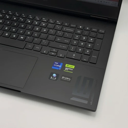 HP OMEN 16 / i9-13900HX / 16 Go DDR5 / RTX 4060 / QHD 240Hz