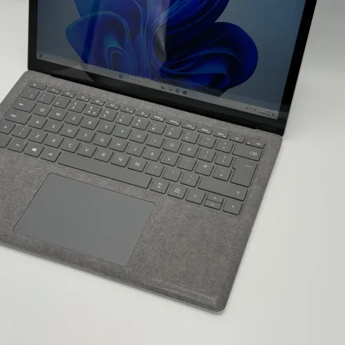 Microsoft Surface Laptop 3 / i5-1035G7 / 8 Go / 256 Go SSD / 13.4 2.2K Tactile