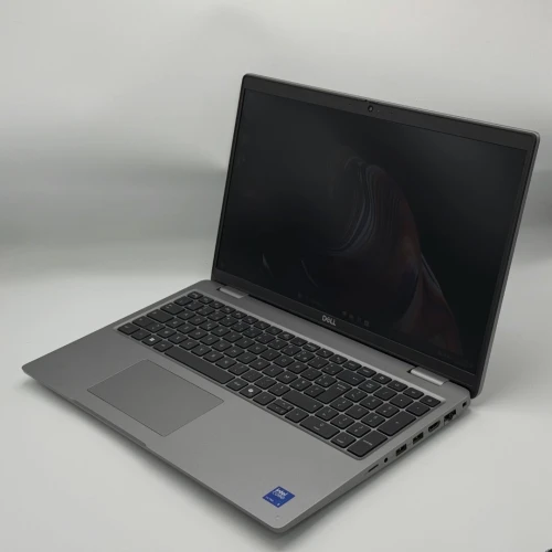 Dell Precision 3590 / Ultra 5 125U / 16 Go DDR5 / 512 Go SSD NVMe / 15.6 FHD