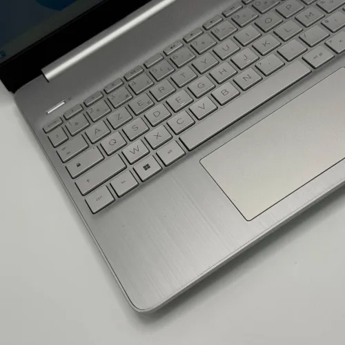 HP LAPTOP 15 / 11th I5-1155G7 / 8GO DDR4 / 512SSD / 15.6 FHD