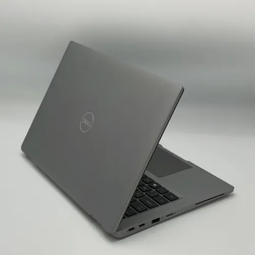 Dell Latitude 5330 / i5-1235U / 16 Go / 256 Go SSD / Tactile