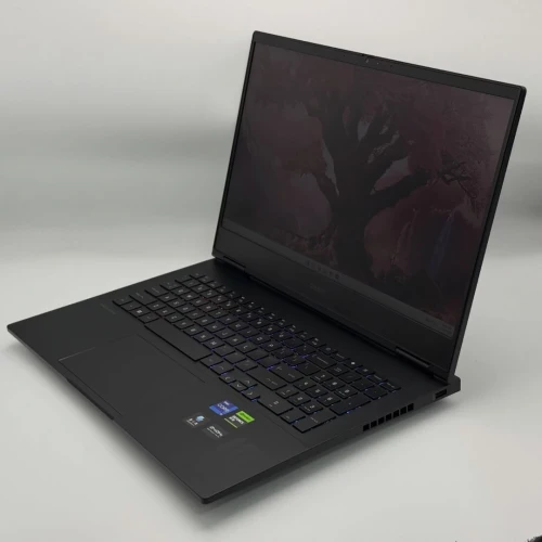 HP OMEN 16 / i9-13900HX / 16 Go DDR5 / RTX 4070 / QHD 240Hz