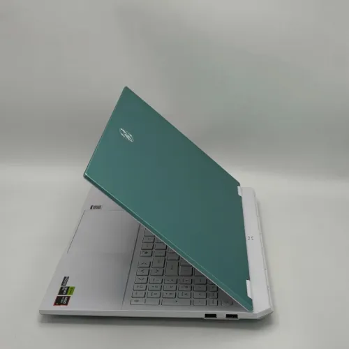 ASUS TUF A16 FA608 / Ryzen 7 H 260 / RTX 5050 / QHD+ 165Hz