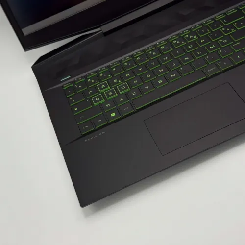 HP Pavilion Gaming 17 / i5-11300H / 16 Go / RTX 3050 Ti / 144Hz