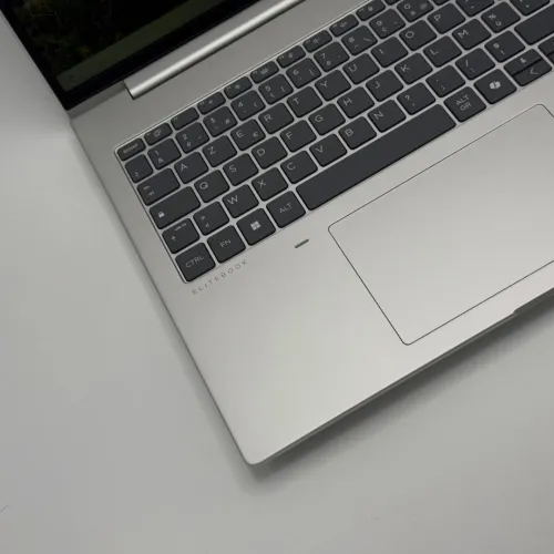 HP EliteBook 660 G11 Tactile / Ultra 5 135U / 32 Go DDR5 / 512 Go SSD NVMe / 16 FHD Touch