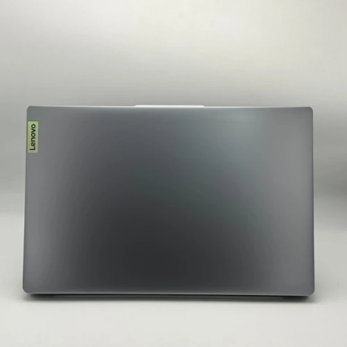 Lenovo IdeaPad Slim 3 / i5-13420H / 8 Go DDR5 / 512 Go SSD / 15.6 FHD