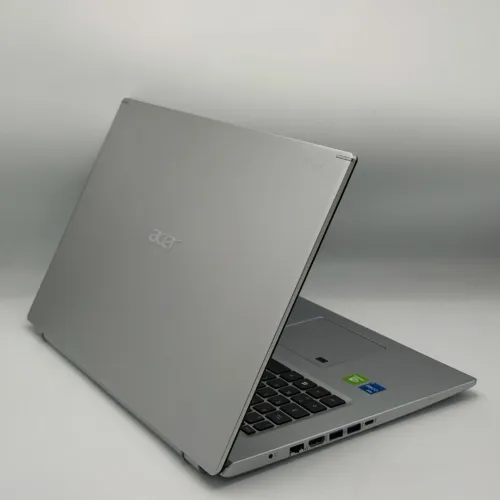 Acer Aspire 5 A517 / i5-1135G7 / 20 Go DDR4 / 512 Go SSD / MX450 / 17.3 FHD