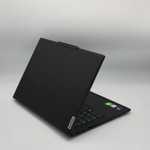 Lenovo ThinkPad T14s Gen 5 / Intel Core Ultra 5 125U / 16 Go DDR5 / 14 FHD+