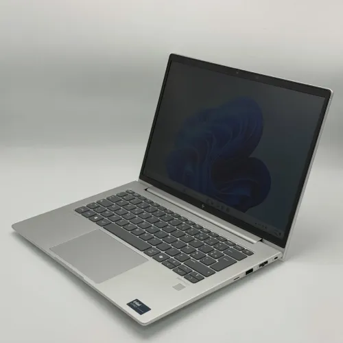 HP EliteBook 640 G11 / Intel Ultra 5 135U / 132 Go / 512 Go SSD / 14 FHD+